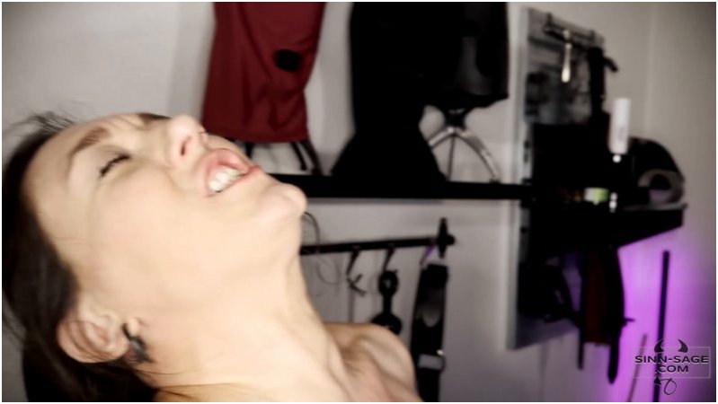 SinnSage 25 11 06 Skull Candy Bri My Two Subs 1080p