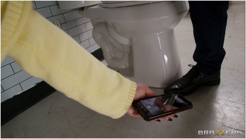 BrazzersExxtra 25 11 28 Liv Revamped Octavia Red And Andi Avalon Airport Lounge Lizards Get Lucky Part 2 1080p